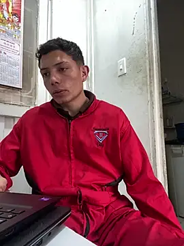 Snapshot of santiObrero chatting on February 2026 07:40:01 PM santiObrero online show from February 2026 07:40:01 PM