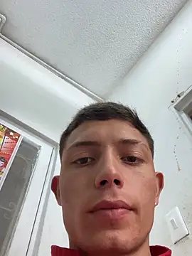 Snapshot of santiObrero chatting on February 2026 07:09:01 PM santiObrero online show from February 2026 07:09:01 PM