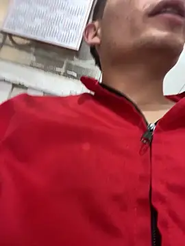 Snapshot of santiObrero chatting on February 2026 03:32:01 PM santiObrero online show from February 2026 03:32:01 PM