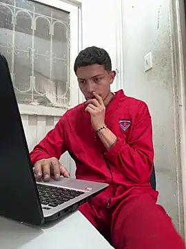 Snapshot of santiObrero chatting on May 2026 03:27:01 PM santiObrero online show from May 2026 03:27:01 PM