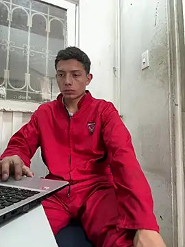 Snapshot of santiObrero chatting on May 2026 04:12:02 PM santiObrero online show from May 2026 04:12:02 PM