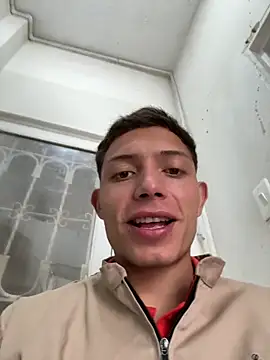 santiObrero online show from June 2026 03:07:02 PM
