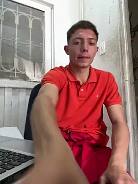 santiObrero online show from June 2026 03:03:01 PM