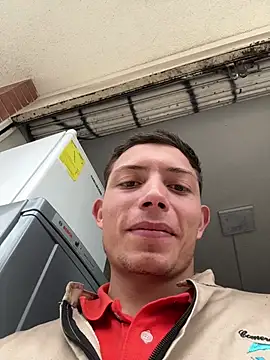 santiObrero online show from June 2026 05:12:02 PM