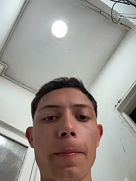 santiObrero online show from June 2026 03:28:02 PM