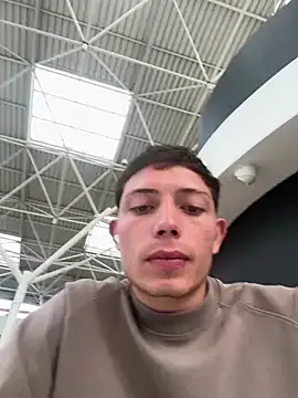 santiObrero online show from July 2026 09:55:01 PM