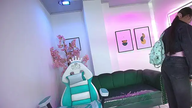 Zoe swan online show from February 2026 11:25:01 AM