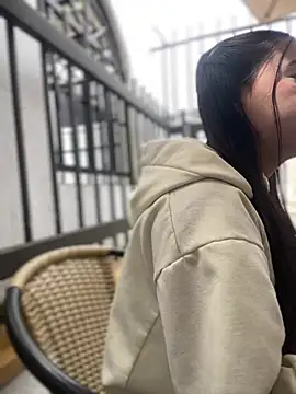 Snapshot of AuroraJohns_Pink chatting on February 2026 05:33:01 PM AuroraJohns Pink online show from February 2026 05:33:01 PM