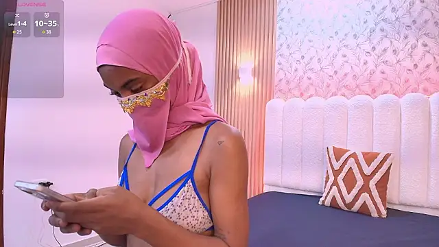 Amira Alzahra online show from February 2026 05:11:01 AM