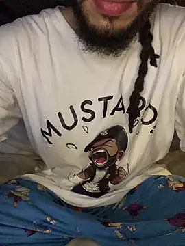 Snapshot of givemeabreak34 chatting on April 2026 02:39:01 AM givemeabreak34 online show from April 2026 02:39:01 AM