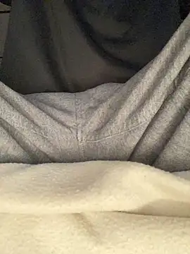 Snapshot of givemeabreak34 chatting on April 2026 06:57:01 PM givemeabreak34 online show from April 2026 06:57:01 PM