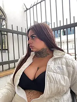 Snapshot of EmilyMoore_Pink chatting on February 2026 07:50:02 PM EmilyMoore Pink online show from February 2026 07:50:02 PM