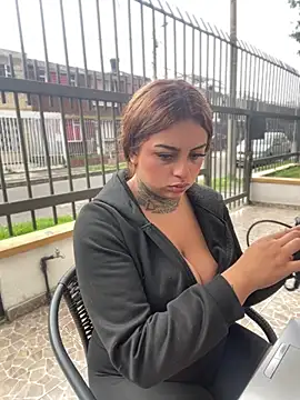 Snapshot of EmilyMoore_Pink chatting on February 2026 08:23:02 PM EmilyMoore Pink online show from February 2026 08:23:02 PM