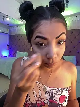 Snapshot of Auri__ chatting on March 2026 07:36:02 PM Auri online show from March 2026 07:36:02 PM