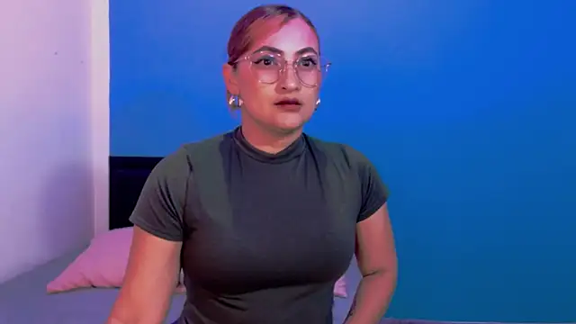 Snapshot of Analia111 chatting on March 2026 01:05:02 AM Analia111 online show from March 2026 01:05:02 AM