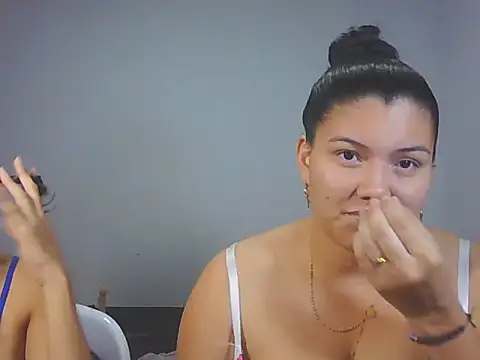 Helena-Paola online show from February 2026 11:25:01 PM