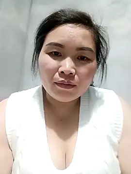 Snapshot of nana_nana99 chatting on February 2026 02:43:02 PM nana nana99 online show from February 2026 02:43:02 PM