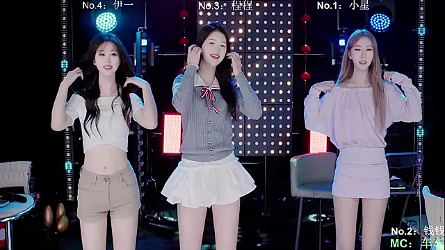 Snapshot of ZZ000S33 chatting on March 2026 10:40:01 AM ZZ000S33 online show from March 2026 10:40:01 AM