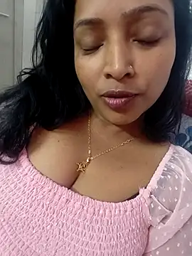 Snapshot of Hot-Tinaa chatting on February 2026 01:45:01 AM Hot-Tinaa online show from February 2026 01:45:01 AM