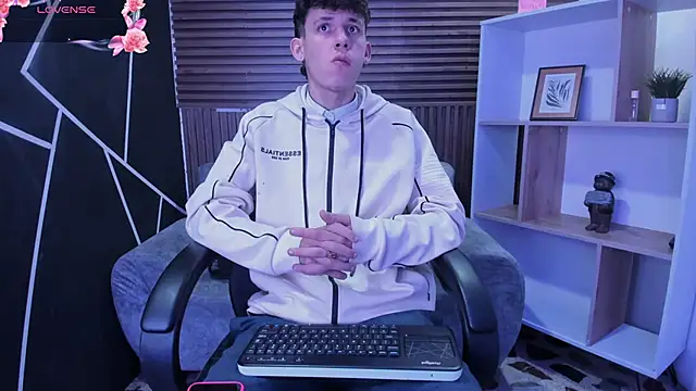 mikebenefleck 01 online show from February 2026 12:12:01 PM