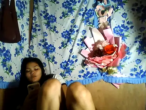PinaySkinnyJust18 online show from May 2026 02:06:01 AM