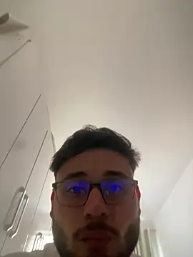 Snapshot of peuba12 chatting on February 2026 01:19:02 PM peuba12 online show from February 2026 01:19:02 PM