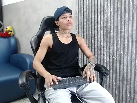 Snapshot of Dogan_Renzo0 chatting on February 2026 07:30:02 PM Dogan Renzo0 online show from February 2026 07:30:02 PM