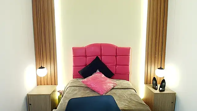 Snapshot of IvonneRoss_ chatting on February 2026 11:58:01 AM IvonneRoss online show from February 2026 11:58:01 AM