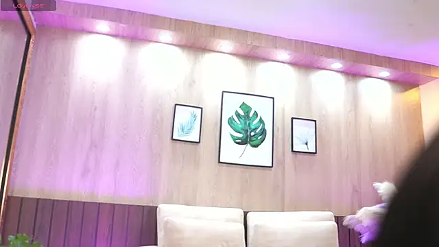 Snapshot of IzisLust chatting on February 2026 11:39:01 AM IzisLust online show from February 2026 11:39:01 AM