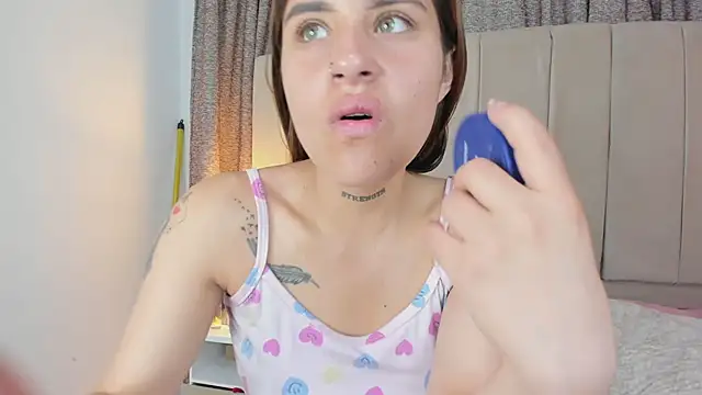 Snapshot of valery_gv chatting on February 2026 12:01:02 PM valery gv online show from February 2026 12:01:02 PM