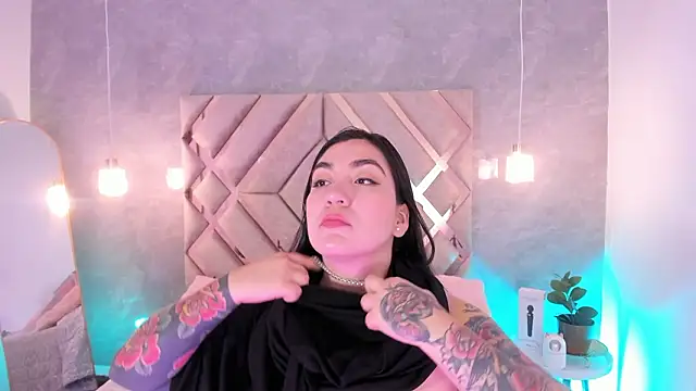 Snapshot of KathiaJenner chatting on February 2026 12:05:02 PM KathiaJenner online show from February 2026 12:05:02 PM