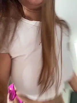 Snapshot of saray_mendozaa chatting on February 2026 06:04:01 PM saray mendozaa online show from February 2026 06:04:01 PM