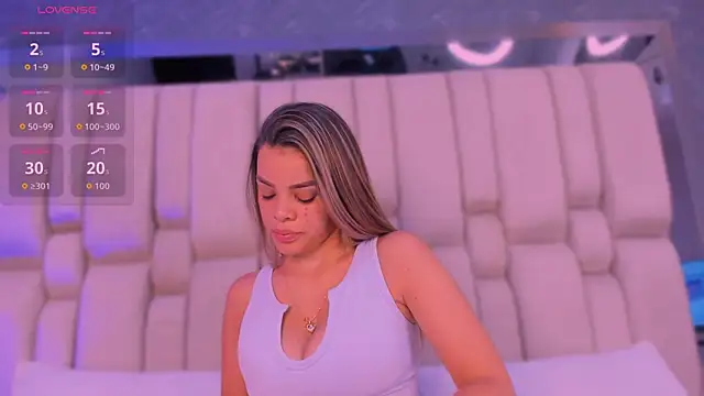 Snapshot of MissValeriePink chatting on February 2026 07:54:01 PM MissValeriePink online show from February 2026 07:54:01 PM