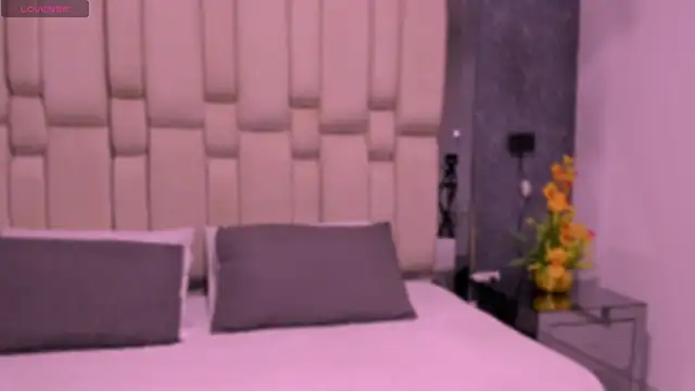 Snapshot of MissValeriePink chatting on February 2026 08:18:01 PM MissValeriePink online show from February 2026 08:18:01 PM