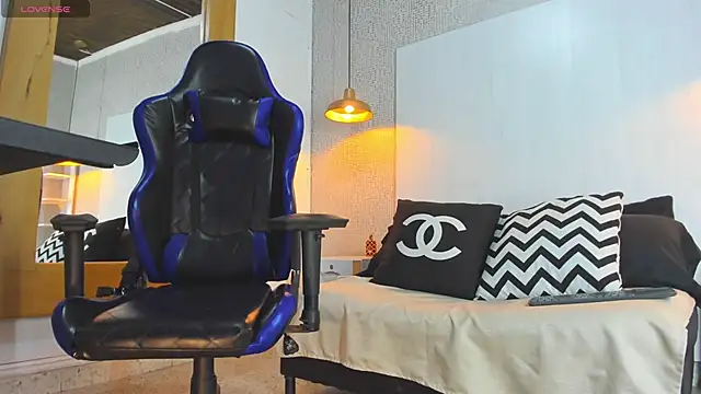 Snapshot of Dusan_Grey77 chatting on February 2026 04:08:02 AM Dusan Grey77 online show from February 2026 04:08:02 AM