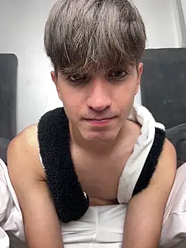 Snapshot of Naim_TheKing chatting on February 2026 06:22:01 AM Naim TheKing online show from February 2026 06:22:01 AM