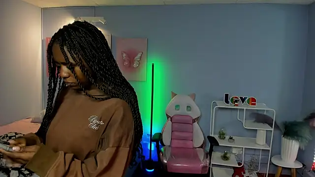 naomi campell online show from April 2026 12:47:01 PM