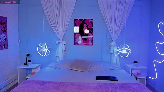 naomi campell online show from April 2026 07:36:01 PM