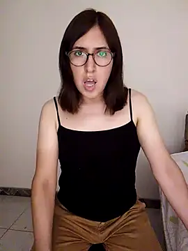 Snapshot of Eide-26 chatting on February 2026 03:05:01 AM Eide-26 online show from February 2026 03:05:01 AM