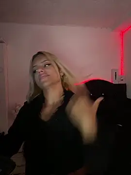 Snapshot of andyy_x chatting on April 2026 12:32:01 AM andyy x online show from April 2026 12:32:01 AM