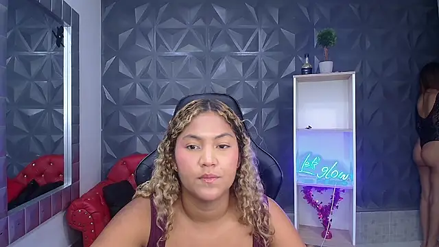 Snapshot of mayli_marie chatting on February 2026 11:23:01 PM mayli marie online show from February 2026 11:23:01 PM