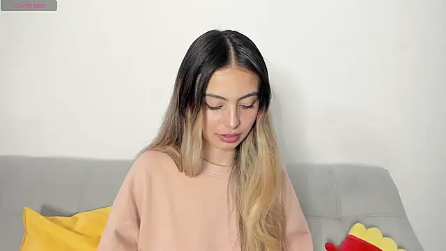 Snapshot of Fernanda_aaaa chatting on April 2026 02:31:01 PM Fernanda aaaa online show from April 2026 02:31:01 PM