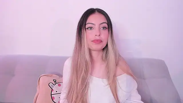 Snapshot of Fernanda_aaaa chatting on April 2026 02:23:02 PM Fernanda aaaa online show from April 2026 02:23:02 PM