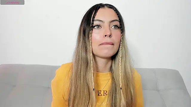 Snapshot of Fernanda_aaaa chatting on May 2026 03:20:02 PM Fernanda aaaa online show from May 2026 03:20:02 PM