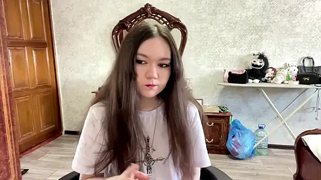 Snapshot of CrunchBerries chatting on February 2026 10:11:01 AM CrunchBerries online show from February 2026 10:11:01 AM