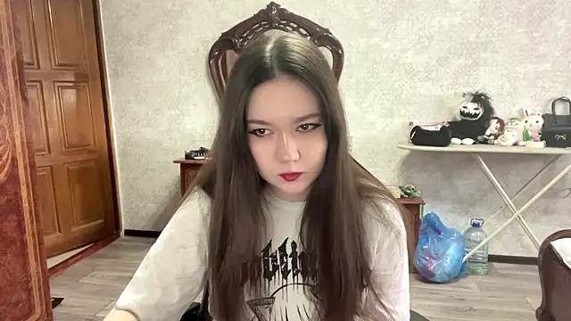 Snapshot of CrunchBerries chatting on February 2026 09:32:01 AM CrunchBerries online show from February 2026 09:32:01 AM