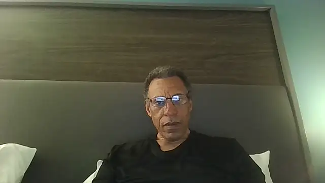swimmer2496 online show from May 2026 06:32:03 AM
