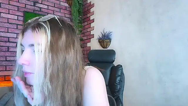 Snapshot of Eva_StarXXXX chatting on March 2025 04:47:02 AM Eva StarXXXX online show from March 2025 04:47:02 AM