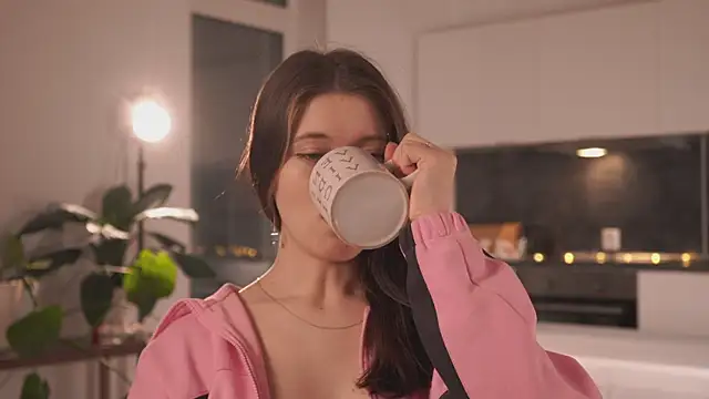 EleniRoeber online show from February 2026 04:24:02 PM