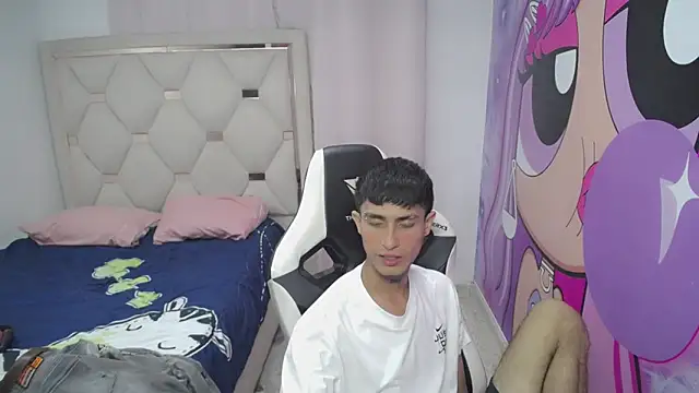 Snapshot of Akyra_latinn chatting on January 2026 03:05:02 PM Akyra latinn online show from January 2026 03:05:02 PM